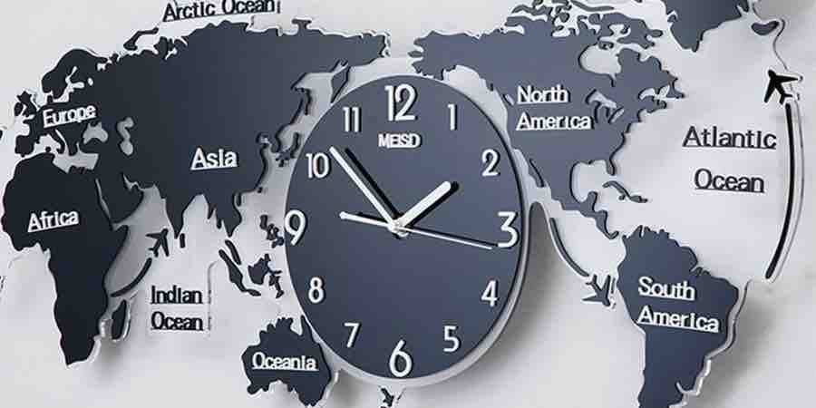 Reloj de pared mapamundi moderno